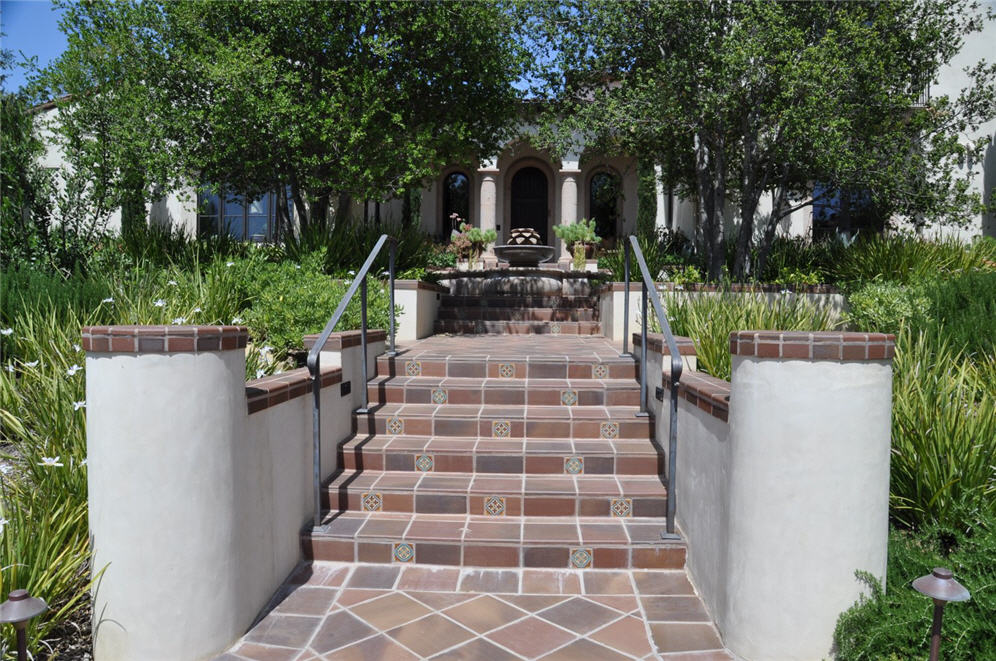 Tile and Pillars Entry